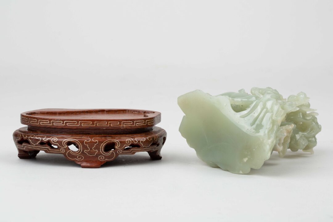 Hollowed-Out Jade 'Fame Just Around the Corner', 20th Century马上封侯 镂空玉雕 二十世纪 - Image 5