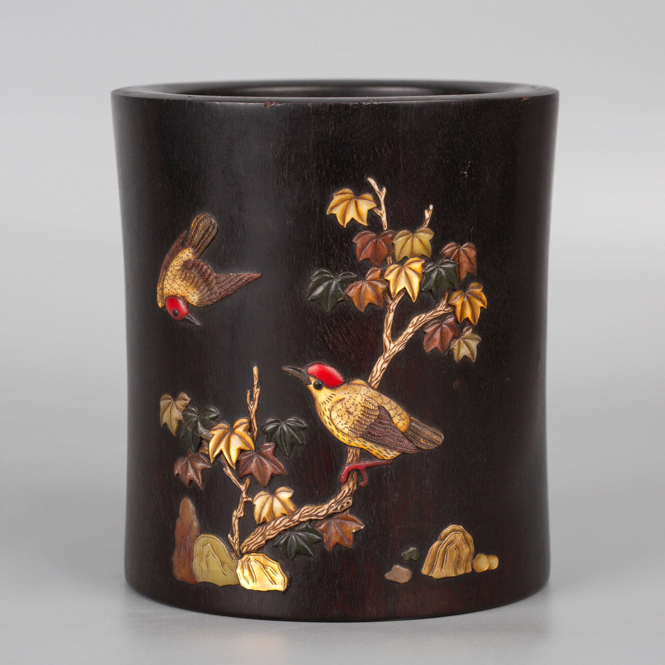 Mother-Of-Pearl-Inlaid Zitan Brush Pot, 19th Century紫檀珍珠嵌螺钿 