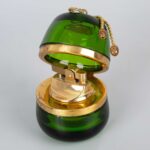 French Green Uranium Goblets, Ashtray, Tea Cups, Vase, Tripod Gilt Glassware, 19th Century, Japanese Fire Machine 1950s法国绿色铀高足酒杯，烟盅，茶杯，插瓶，三足内壁描金玻璃器具十九世纪，日本火机1950s - Image 5