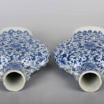 A pair of blue and white porcelain dragon ear vases, 18th century青花龙耳扁瓶一对 清中期 - Image 5