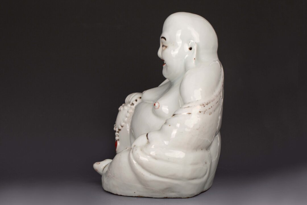 Gold painted Arhat Laughing Buddha with Zhu Yishun mark, Republic of China, damaged民国名家 朱义顺 鎏金罗汉笑佛 有伤 - Image 4