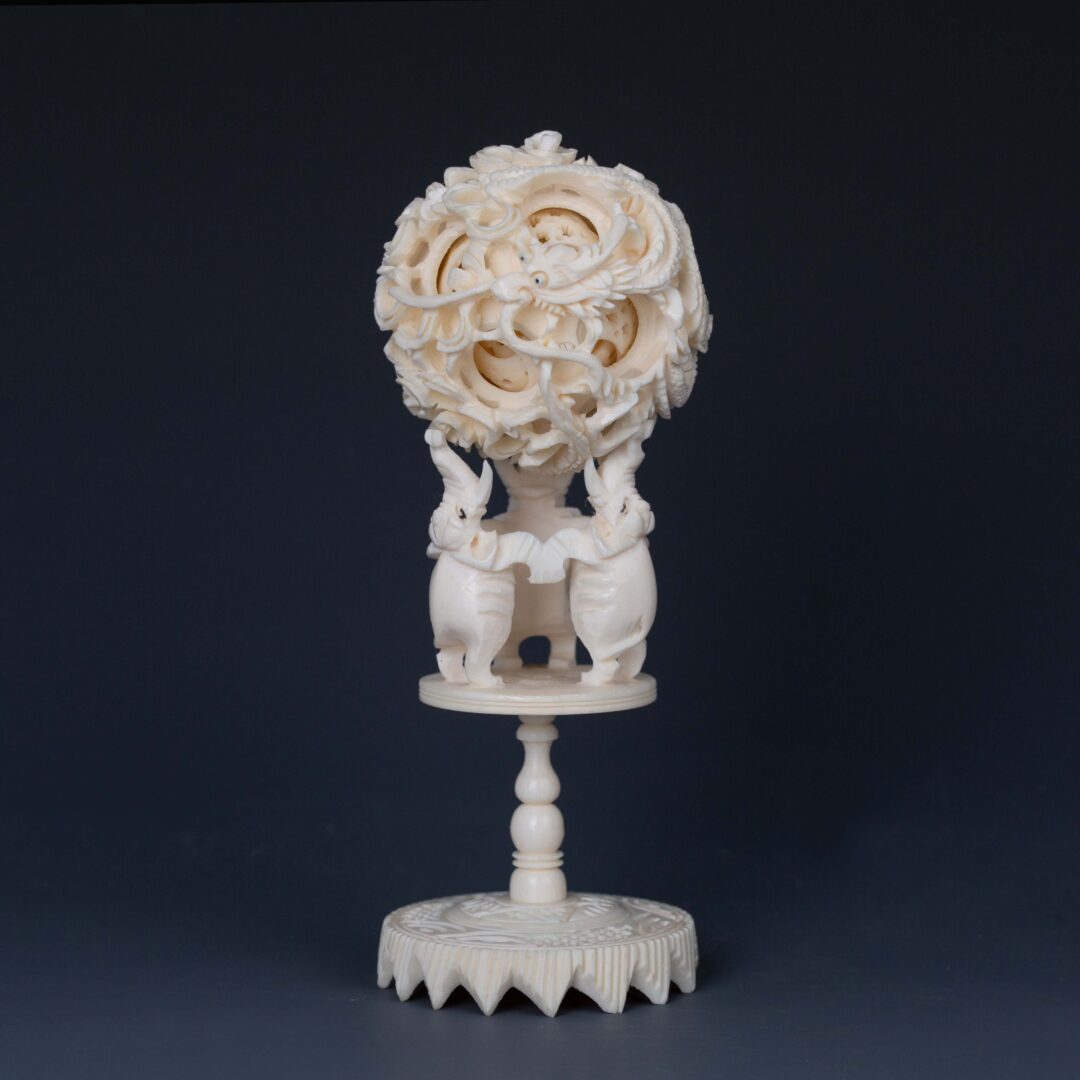 Chinese Puzzle Ball (Devil's Work Ball), 19th Century镂空雕鬼工球 十九世纪