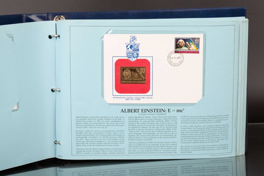 The Royal International Gold collection of official first-day covers, 45 pages; The Royal International Gold collection of official first-day covers, 45 pages; birds of the world stamp collection IAF 12 pages皇家國際金裝官方首日封面系列 45 页，世界鳥類郵票收藏 IAF 12 頁 - Image 4