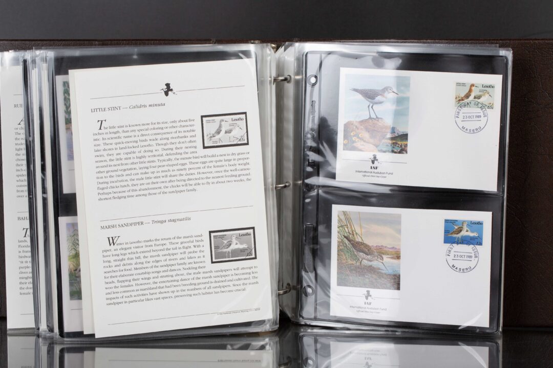 The Royal International Gold collection of official first-day covers, 45 pages; The Royal International Gold collection of official first-day covers, 45 pages; birds of the world stamp collection IAF 12 pages皇家國際金裝官方首日封面系列 45 页，世界鳥類郵票收藏 IAF 12 頁 - Image 9